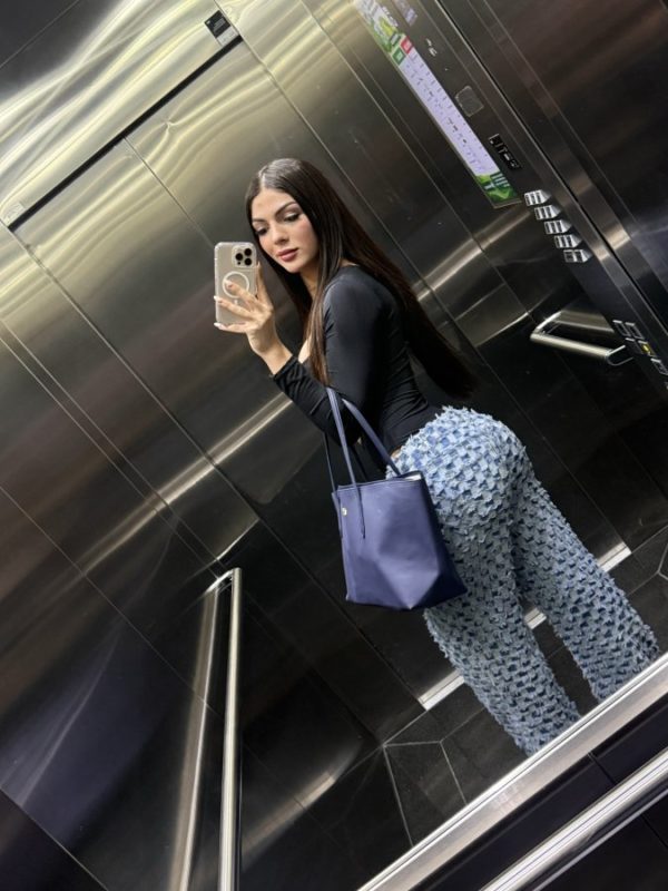Mell Oliveira