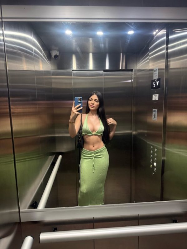 Mell Oliveira